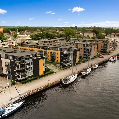 Exclusive With River View *