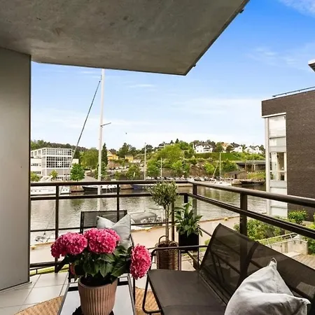 Exclusive With River View Apartament *